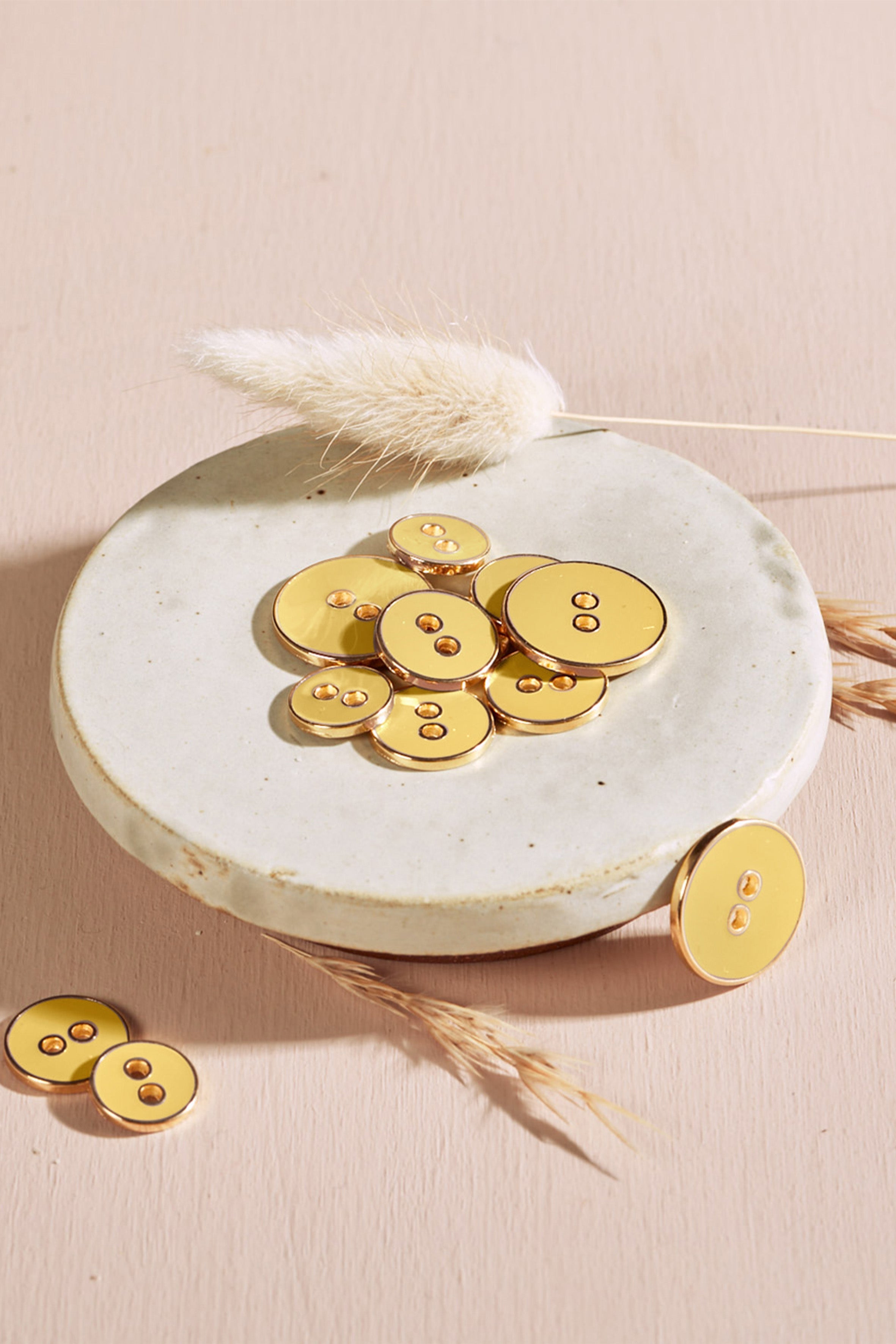 Joy Buttons - Lemon Atelier Brunette – B2B.Atelierbrunette